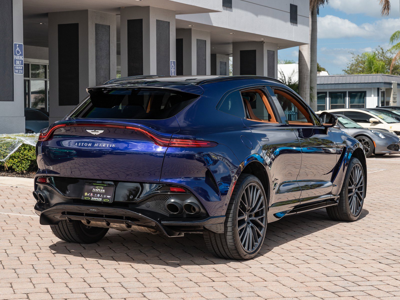 Used 2023 Aston Martin DBX 707 image 18