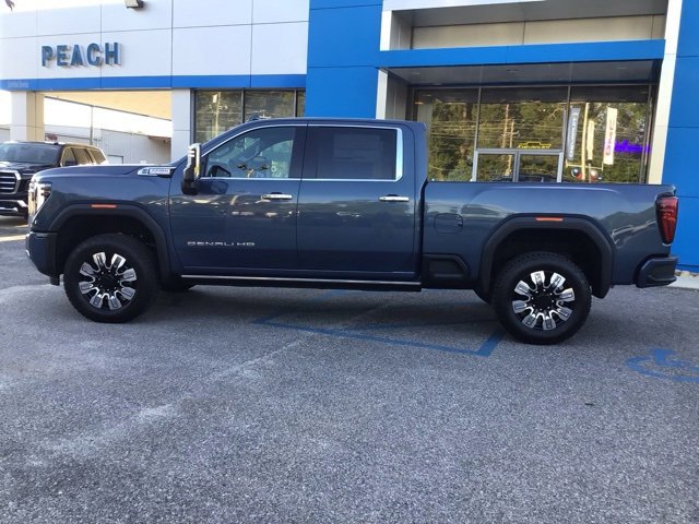 New 2026 GMC Sierra 2500 Denali w/ Denali Reserve Package image 3