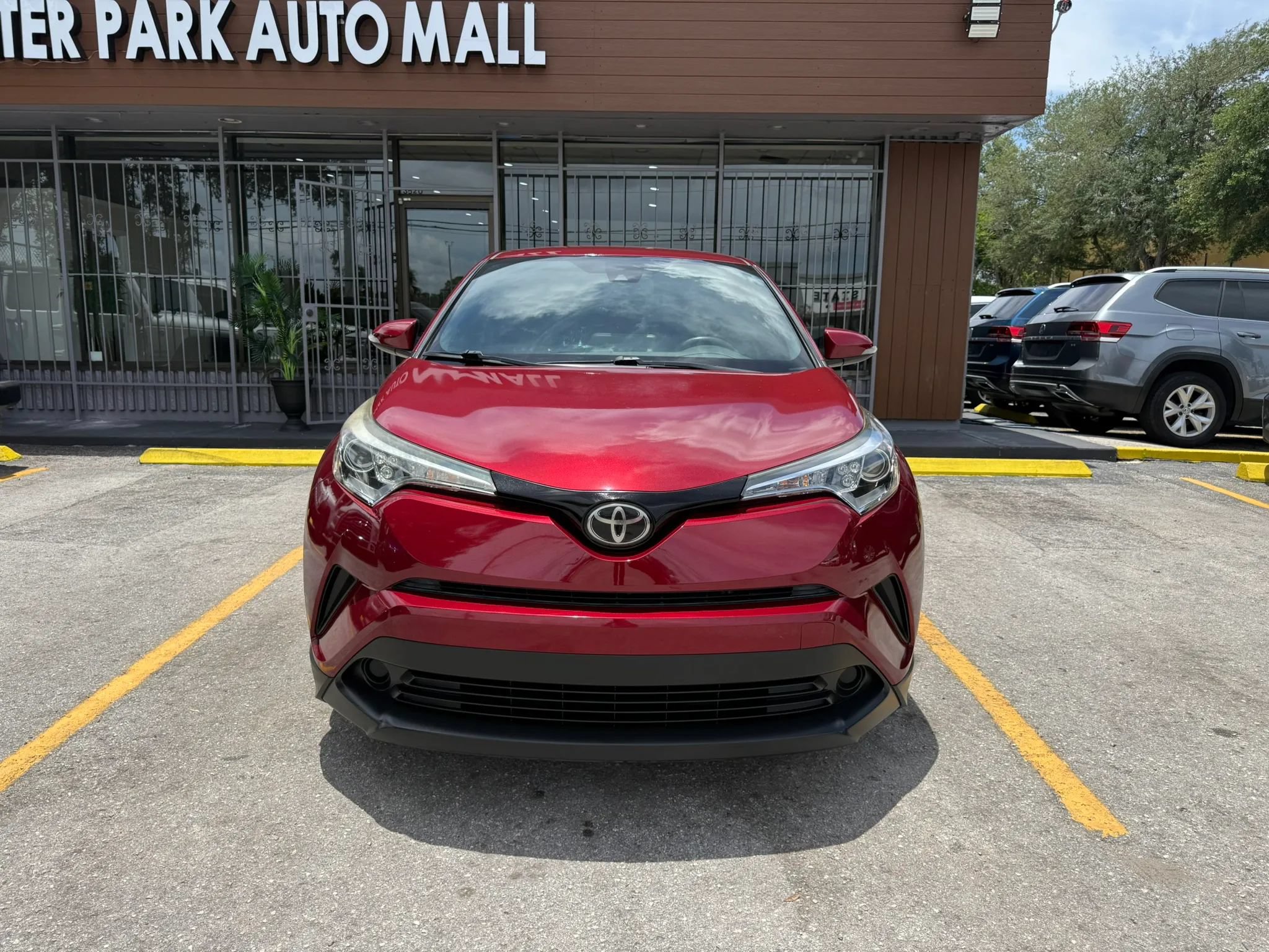 Used 2019 Toyota C-HR LE FWD image 2