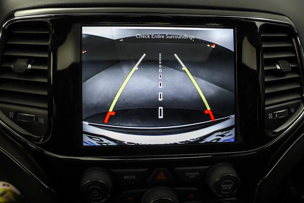 Used 2022 Jeep Grand Cherokee Limited image 9