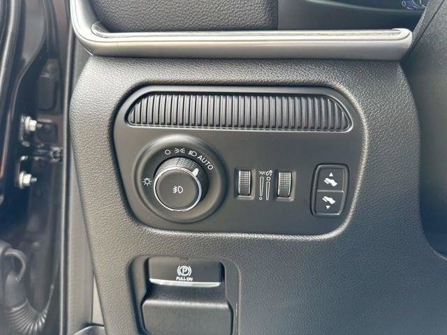 Certified 2024 Jeep Wagoneer Series II w/ Flexible Seating Group RWD image 27