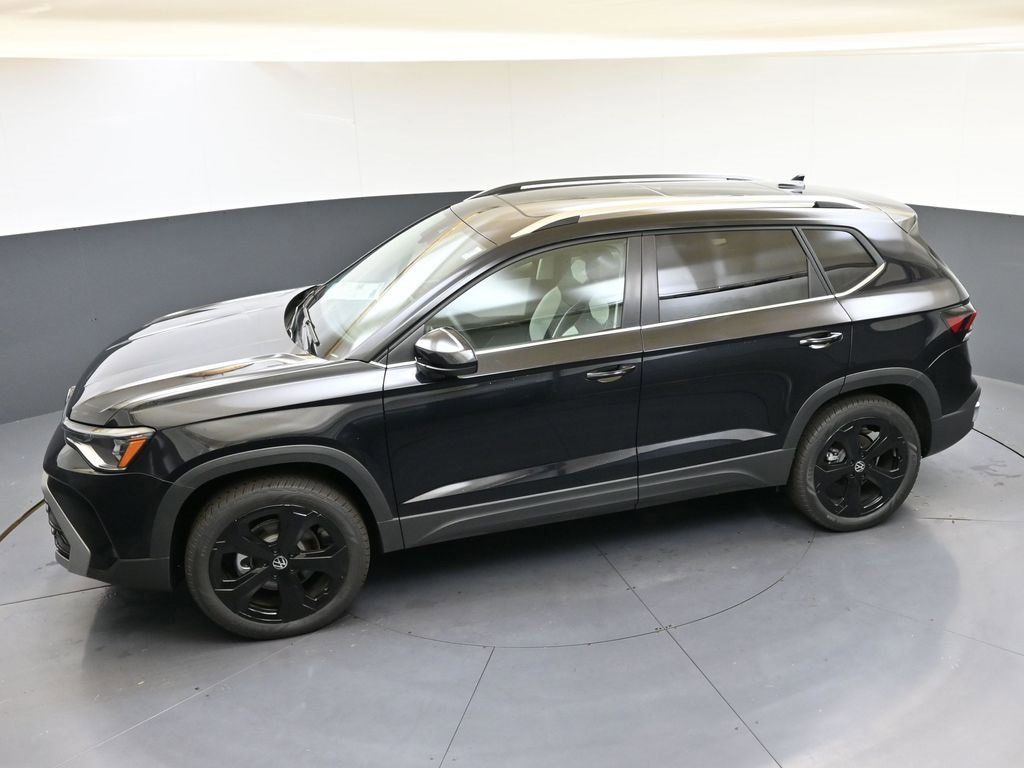 New 2025 Volkswagen Taos SEL image 45