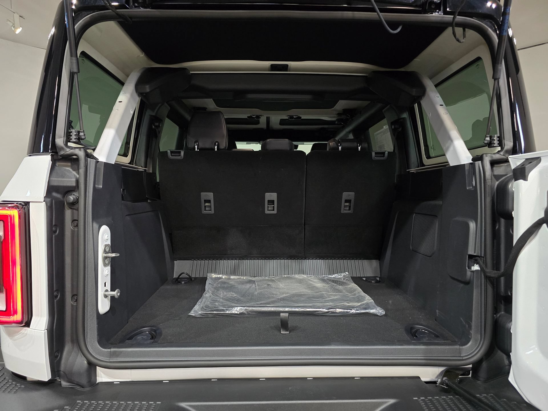 New 2025 Ford Bronco Badlands w/ Sasquatch Package AWD/4WD image 13