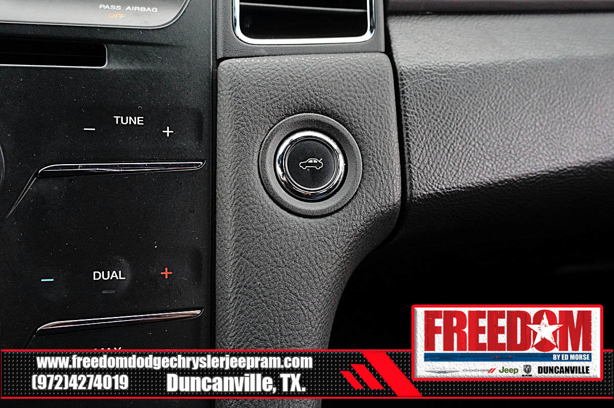 Used 2014 Ford Taurus SEL w/ Equipment Group 201A FWD image 23