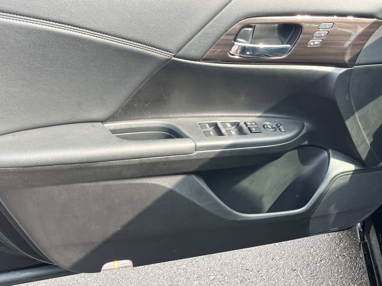 Used 2016 Honda Accord EX-L image 26
