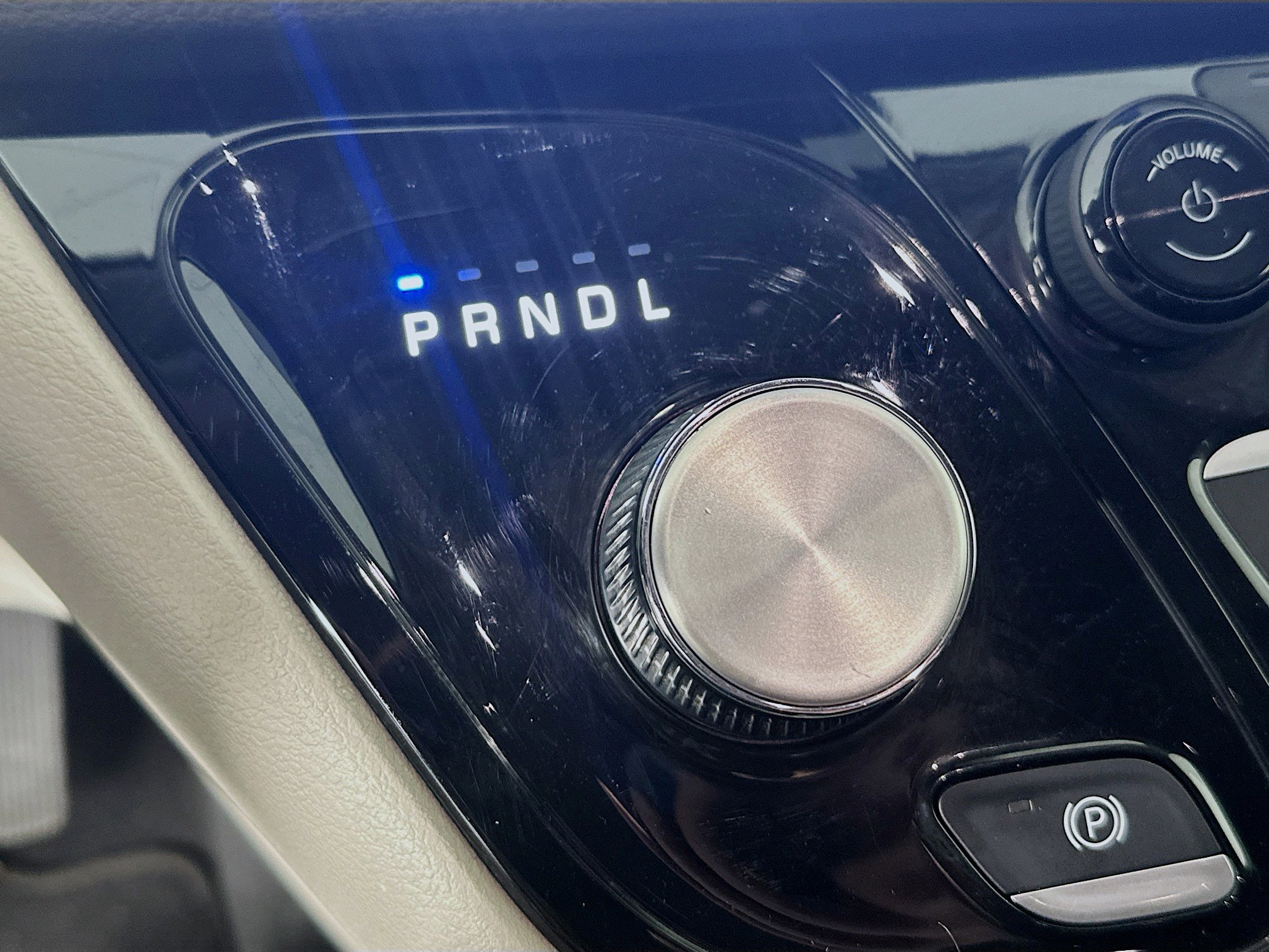 Used 2023 Chrysler Pacifica Touring-L image 23