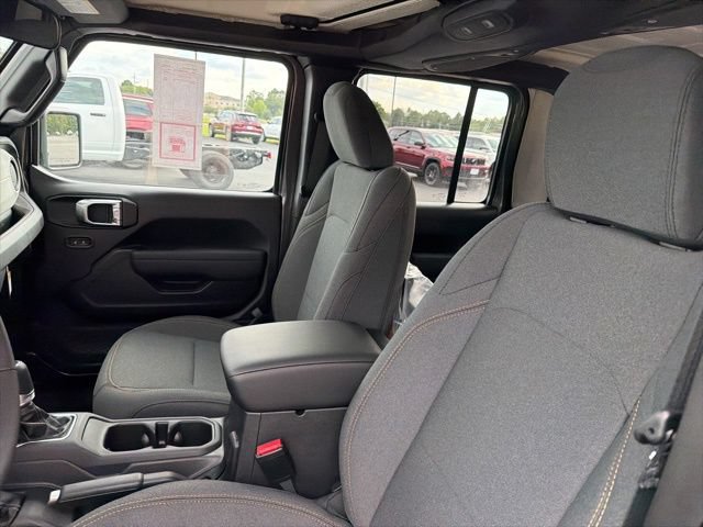 Used 2025 Jeep Gladiator Sport AWD/4WD image 9