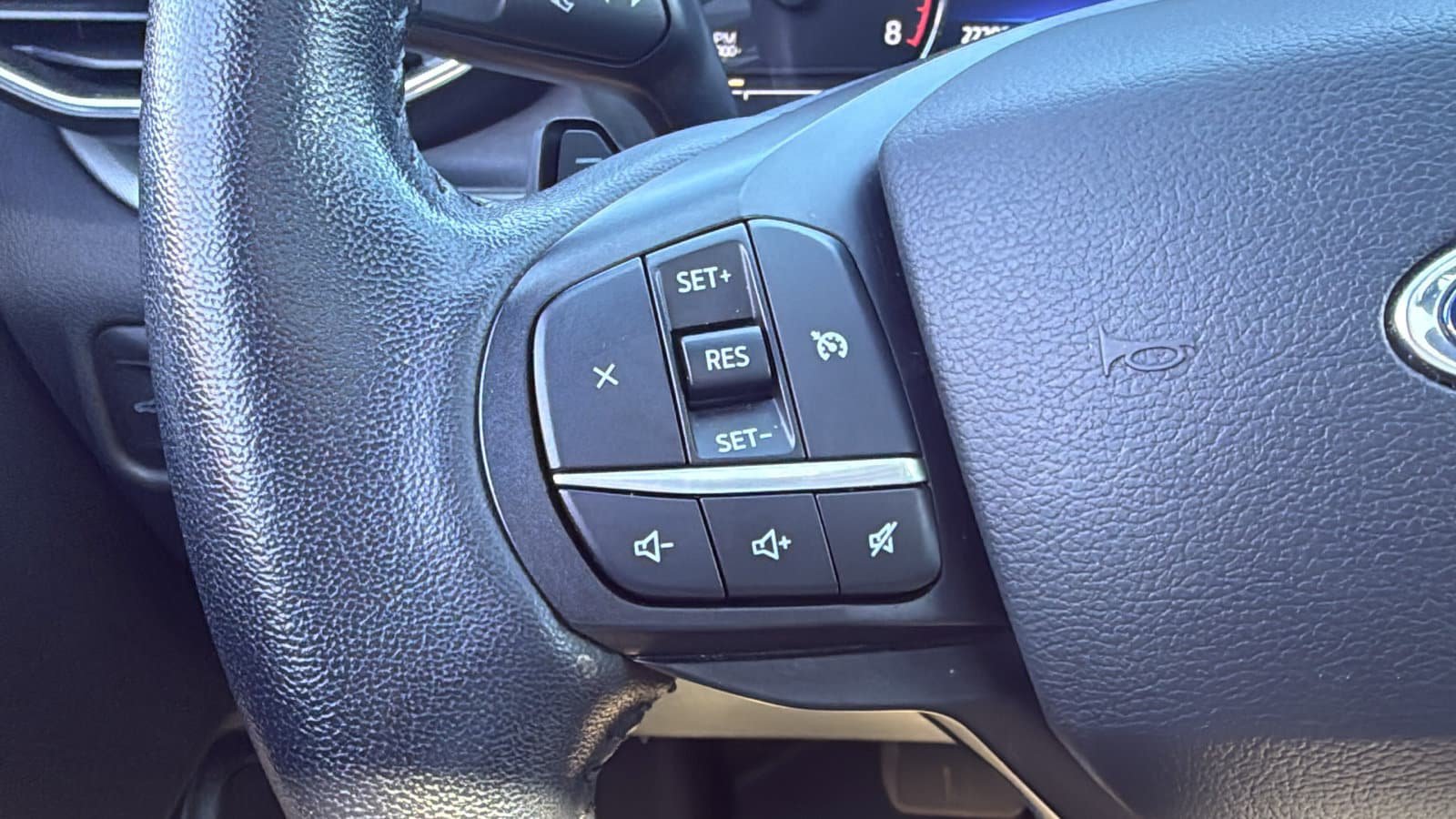 Used 2020 Ford Explorer XLT w/ Equipment Group 202A AWD/4WD image 13