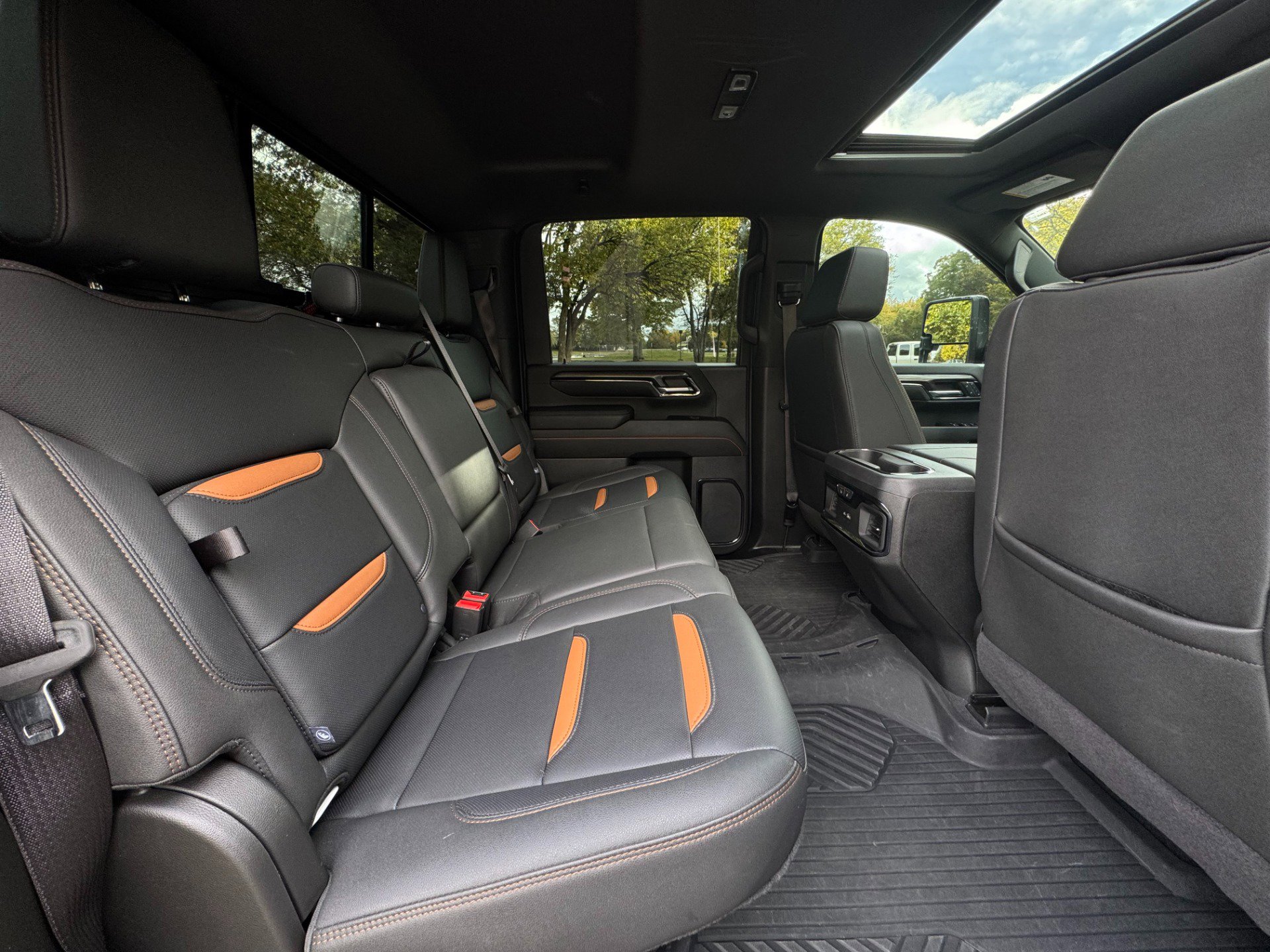 Used 2024 GMC Sierra 2500 AT4 w/ AT4 Preferred Package image 36