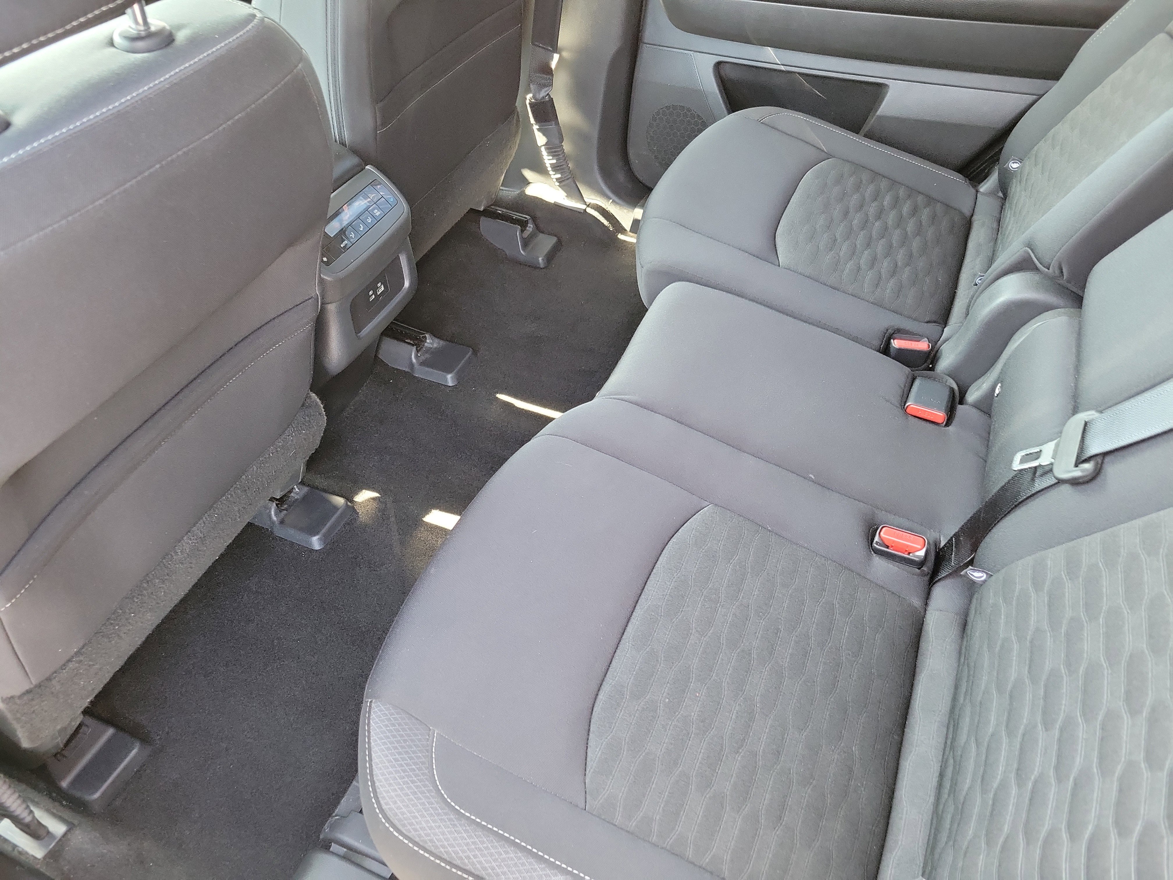 Used 2024 Nissan Pathfinder SV image 12