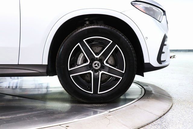 Used 2024 Mercedes-Benz GLC 300 4MATIC image 16