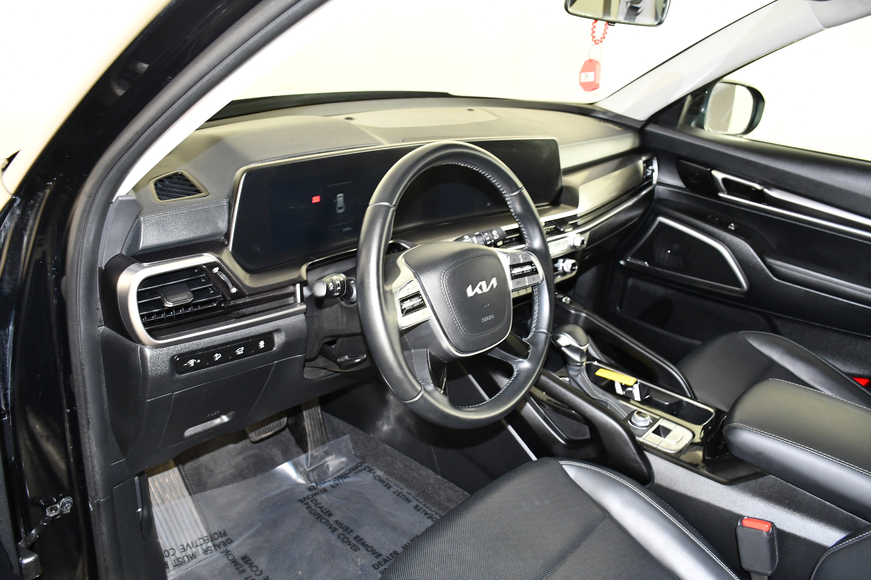 Used 2025 Kia Telluride S image 37