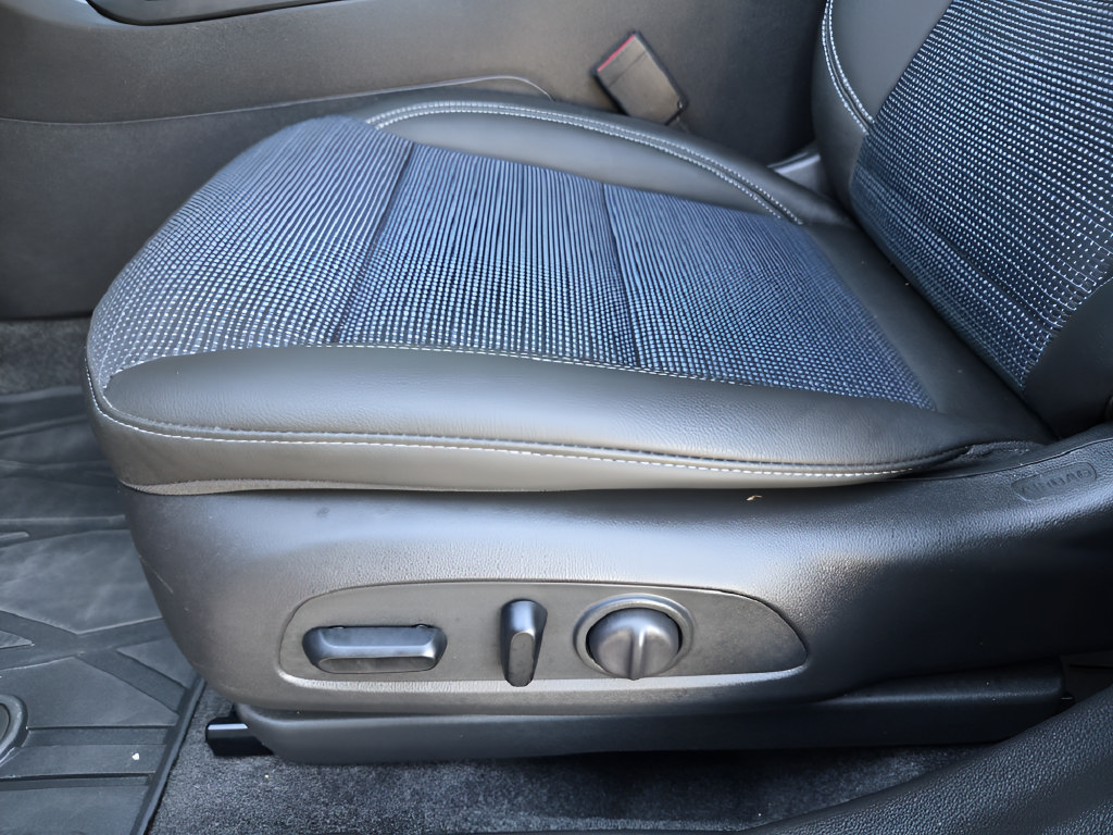 Used 2024 Buick Envista Preferred w/ Convenience I Package FWD image 21