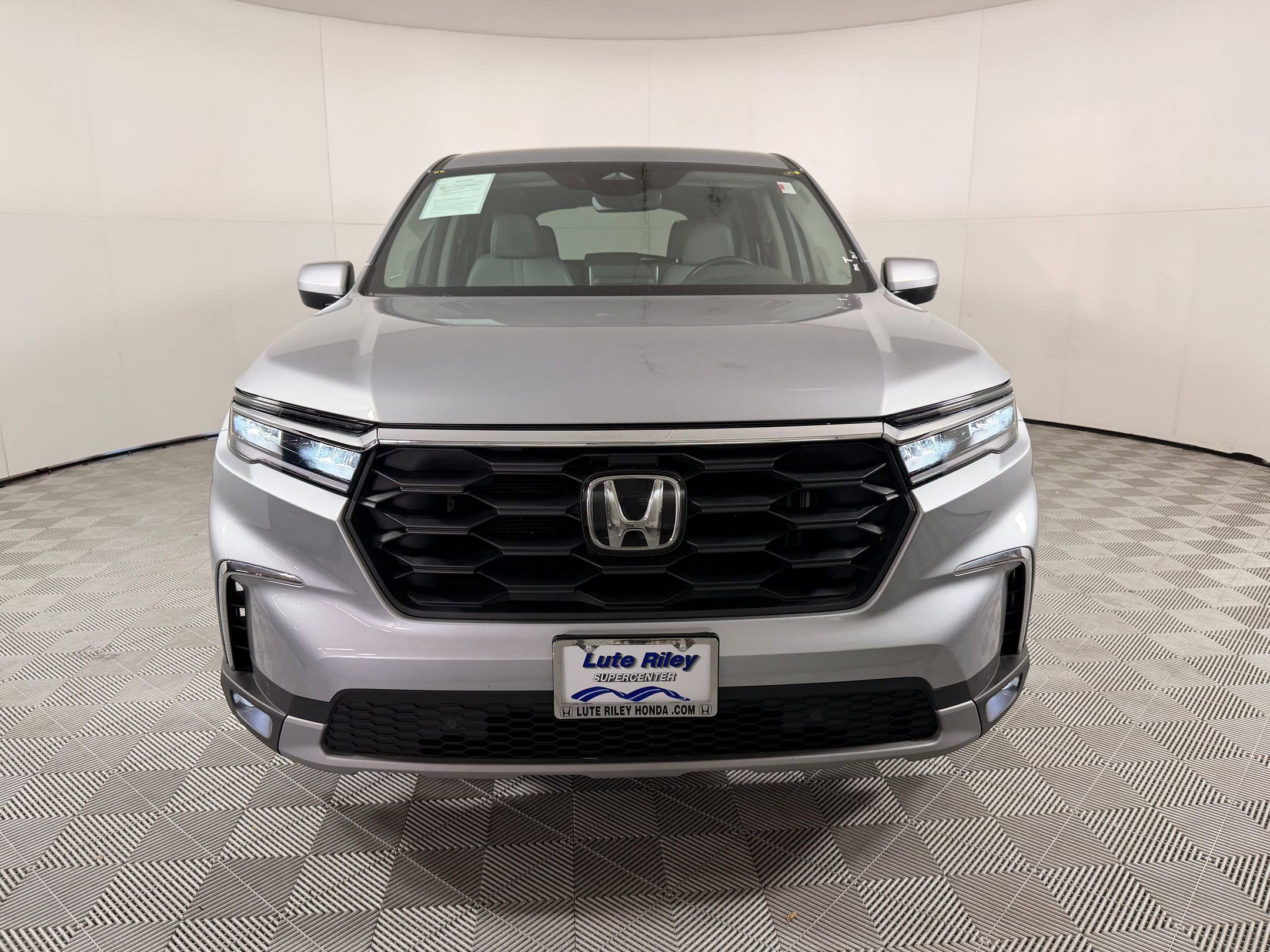 Certified 2025 Honda Pilot EX-L image 6