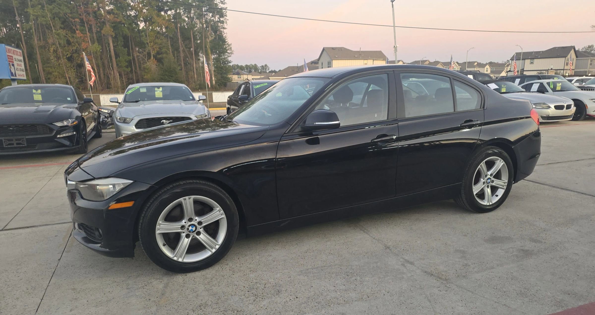 Used 2013 BMW 320i Sedan image 1