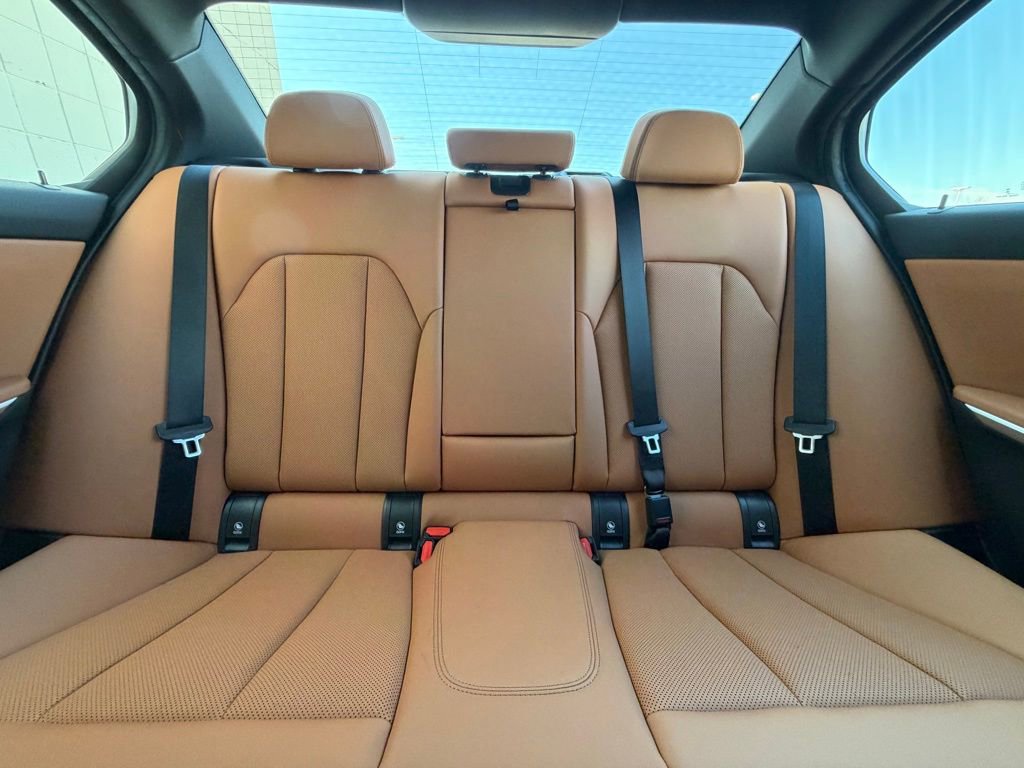 Certified 2023 BMW 330e xDrive w/ Premium Package image 33