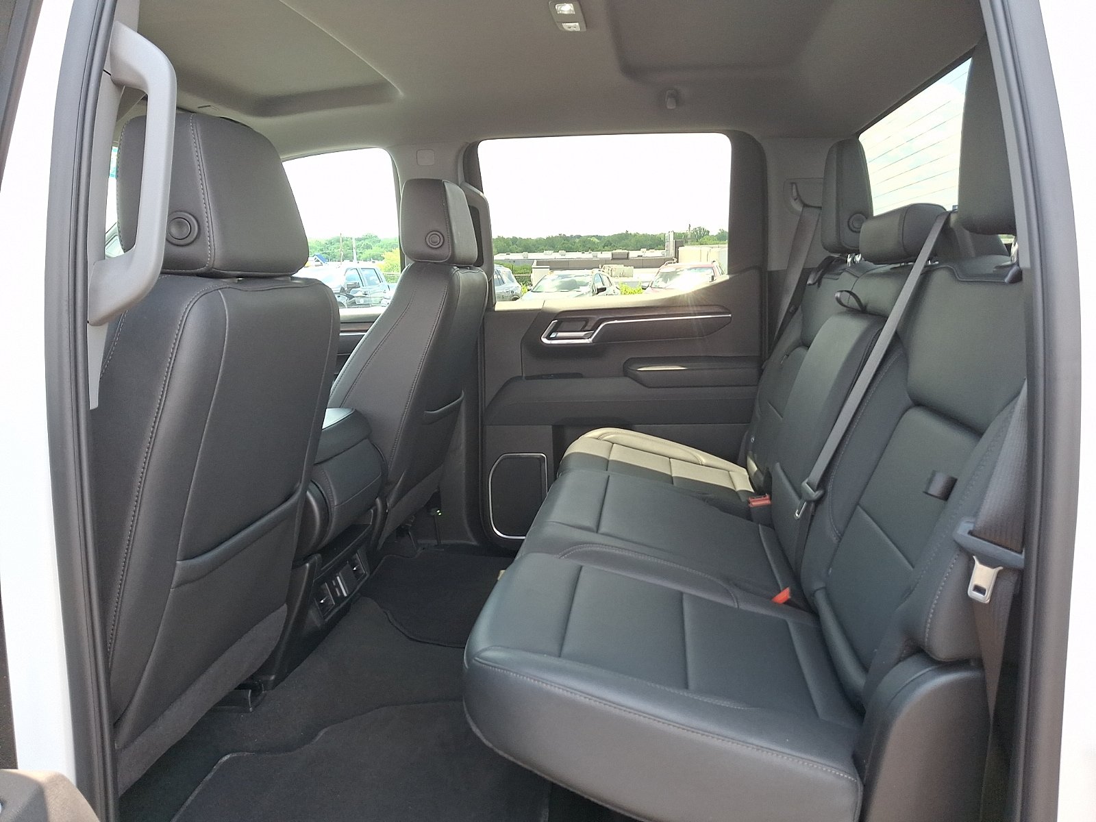 Used 2025 GMC Sierra 1500 SLT AWD/4WD image 10