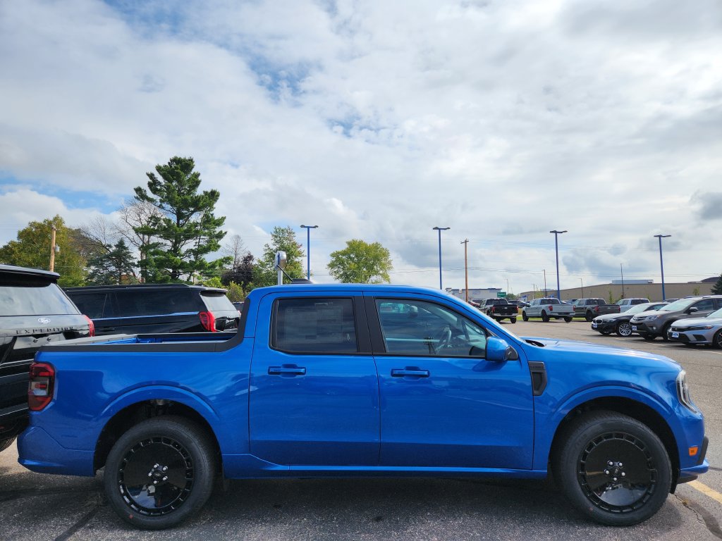 Used 2025 Ford Maverick Lobo AWD/4WD image 6