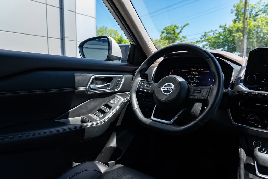 Used 2021 Nissan Rogue Platinum AWD/4WD image 12