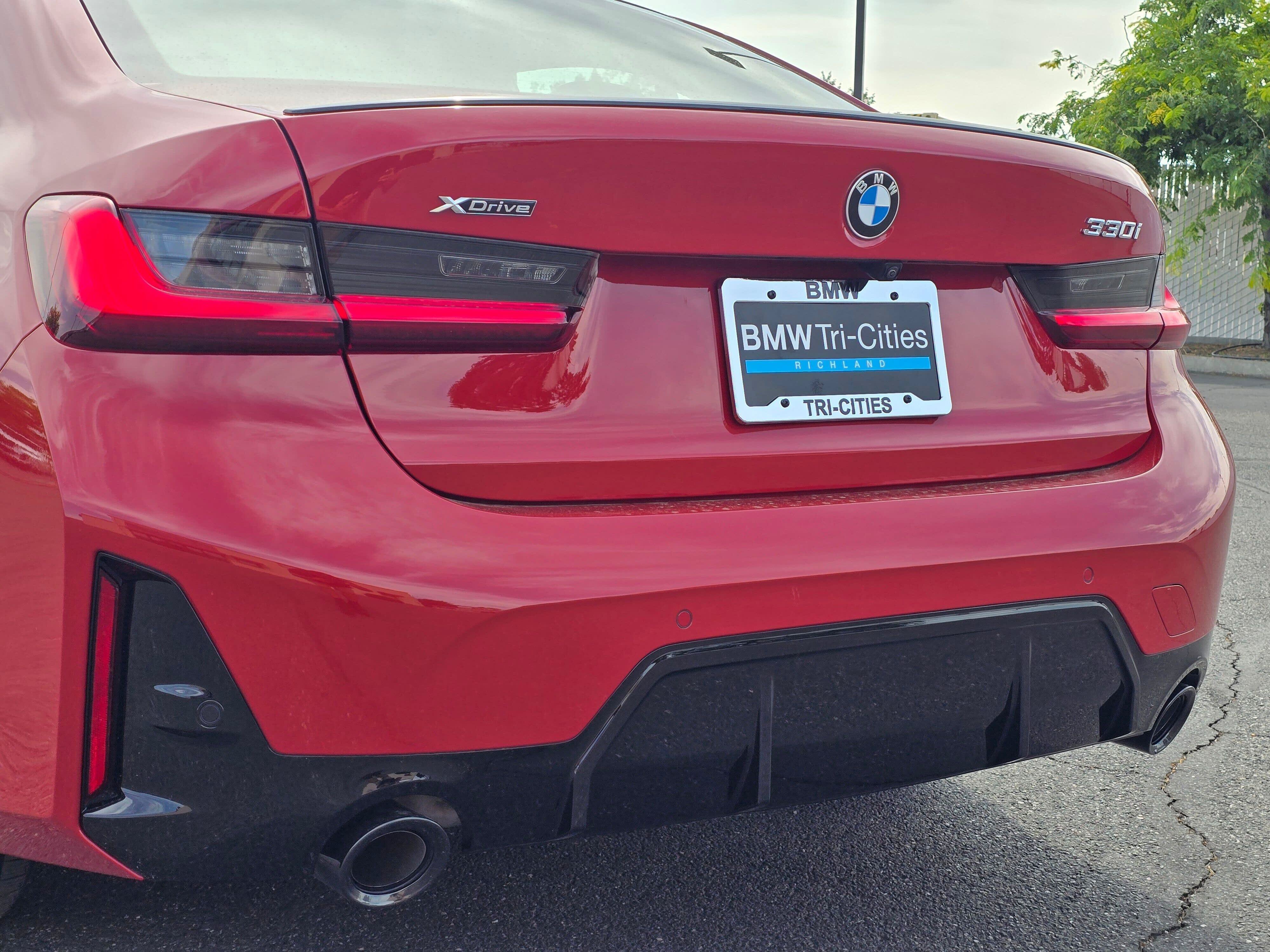 Certified 2023 BMW 330i xDrive Sedan w/ M Sport Package AWD/4WD image 7