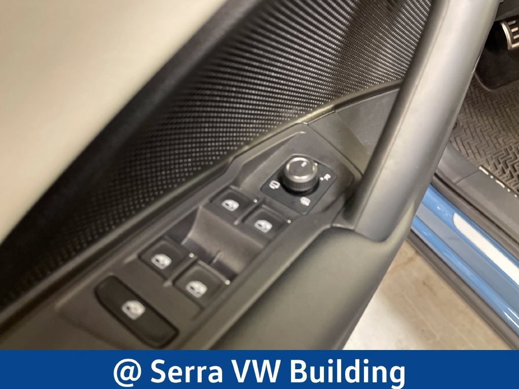 Used 2025 Volkswagen Tiguan SEL R-Line AWD/4WD image 18