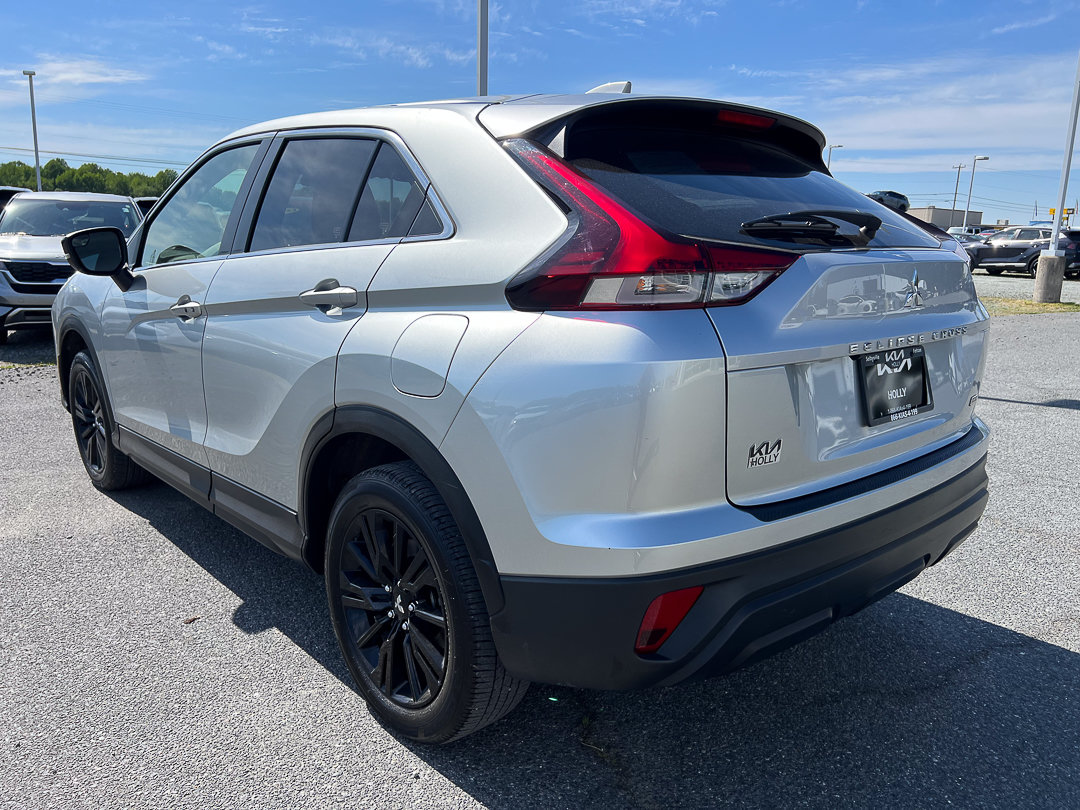 Used 2024 Mitsubishi Eclipse Cross AWD image 3