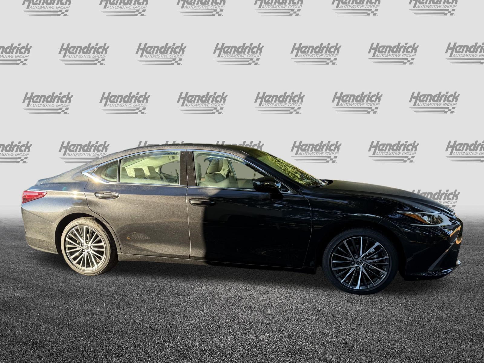 Used 2025 Lexus ES 350 w/ Premium Package FWD image 10