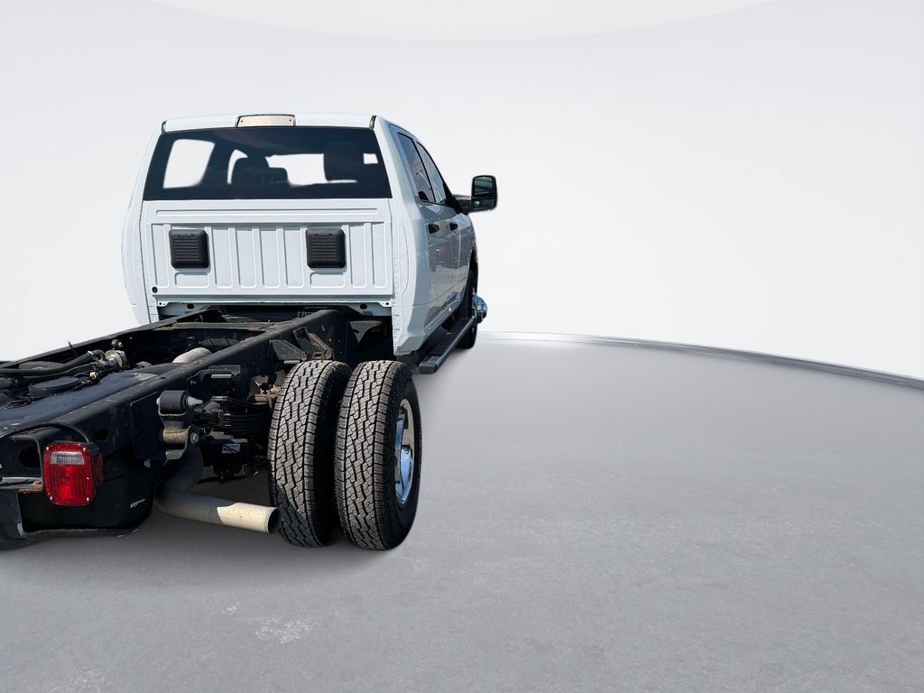 Used 2023 RAM 3500 Tradesman w/ Chrome Appearance Group AWD/4WD image 5
