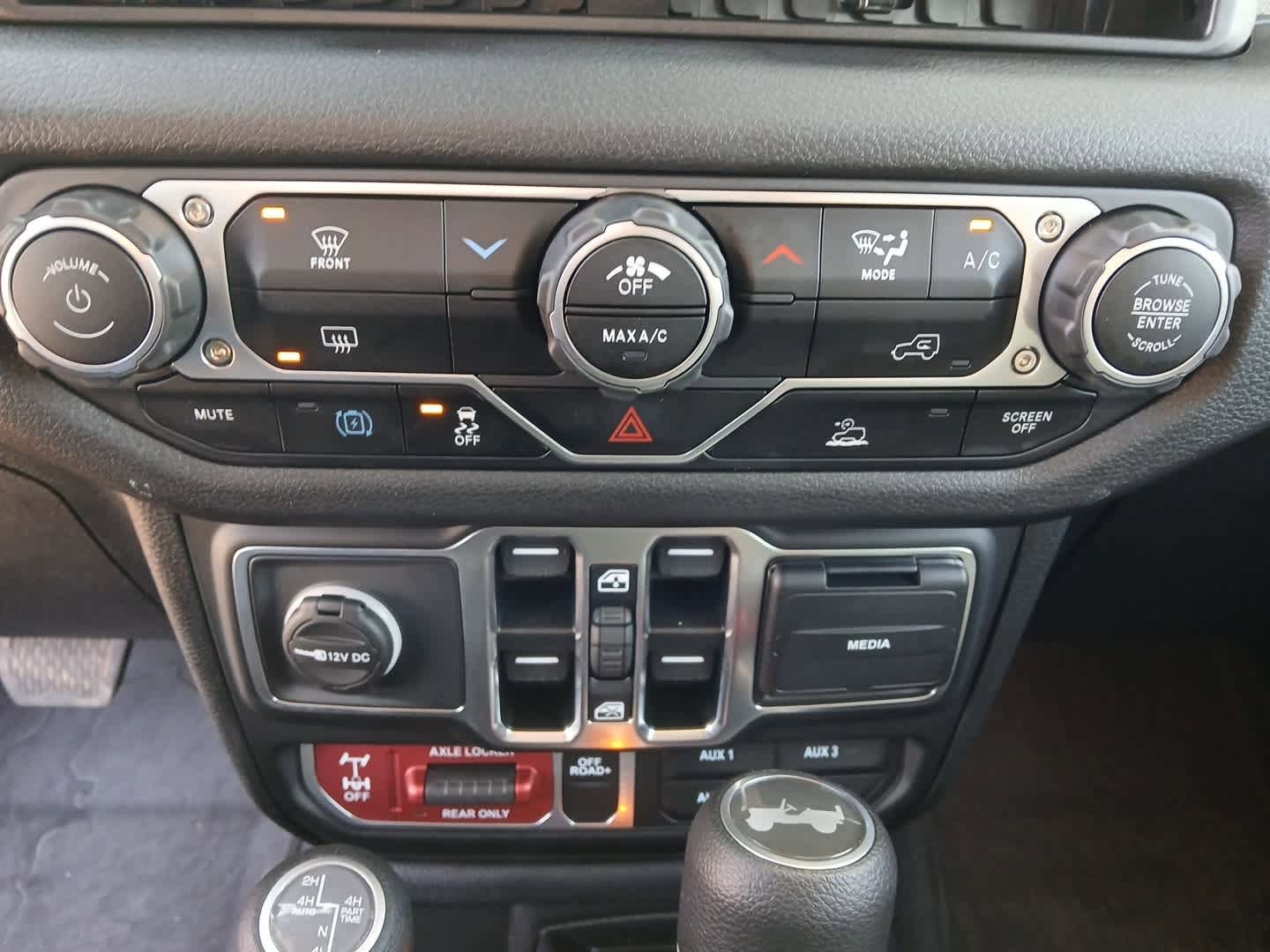 Used 2025 Jeep Wrangler Willys image 43