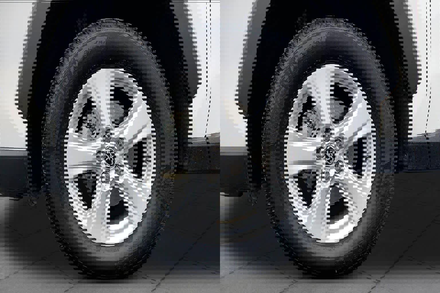 Used 2021 Toyota RAV4 XLE w/ Convenience Package AWD/4WD image 11