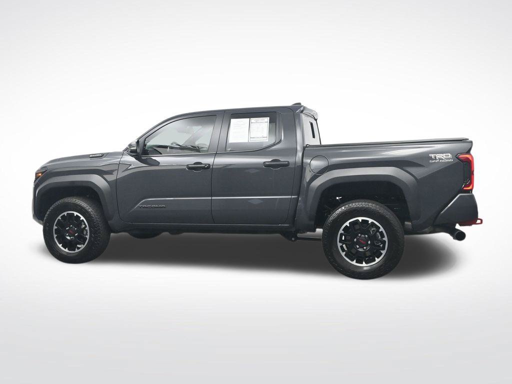Used 2025 Toyota Tacoma TRD Off-Road w/ TRD Off Road Upgrade Package AWD/4WD image 10