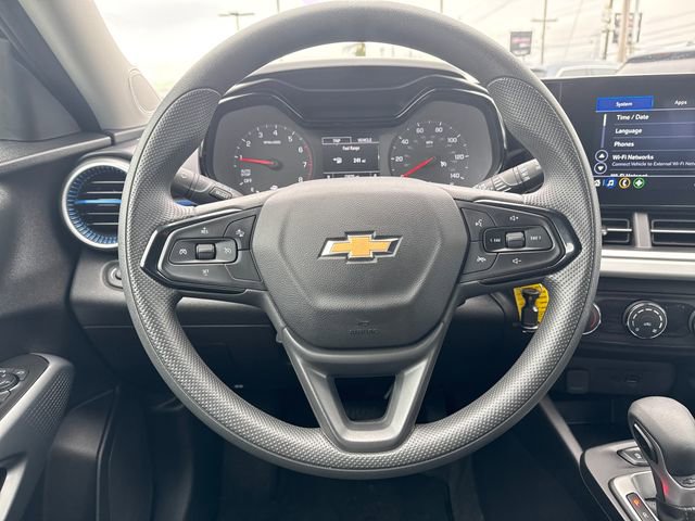 Used 2025 Chevrolet Trax LS image 20