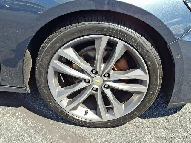 Used 2019 Chevrolet Malibu Premier w/ Sun and Wheel Package FWD image 11