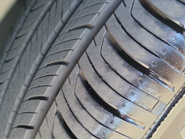 Used 2025 Ford Explorer Active RWD image 27