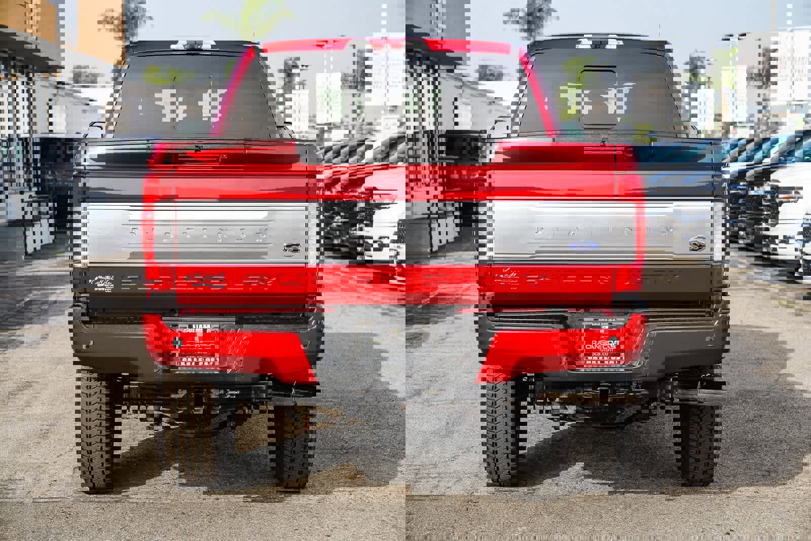 Used 2019 Ford F350 Platinum w/ Platinum Ultimate Package image 5