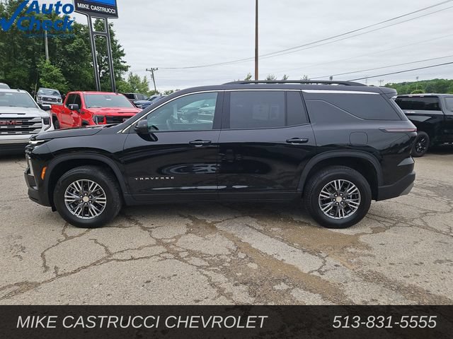 Used 2026 Chevrolet Traverse LT AWD/4WD image 2