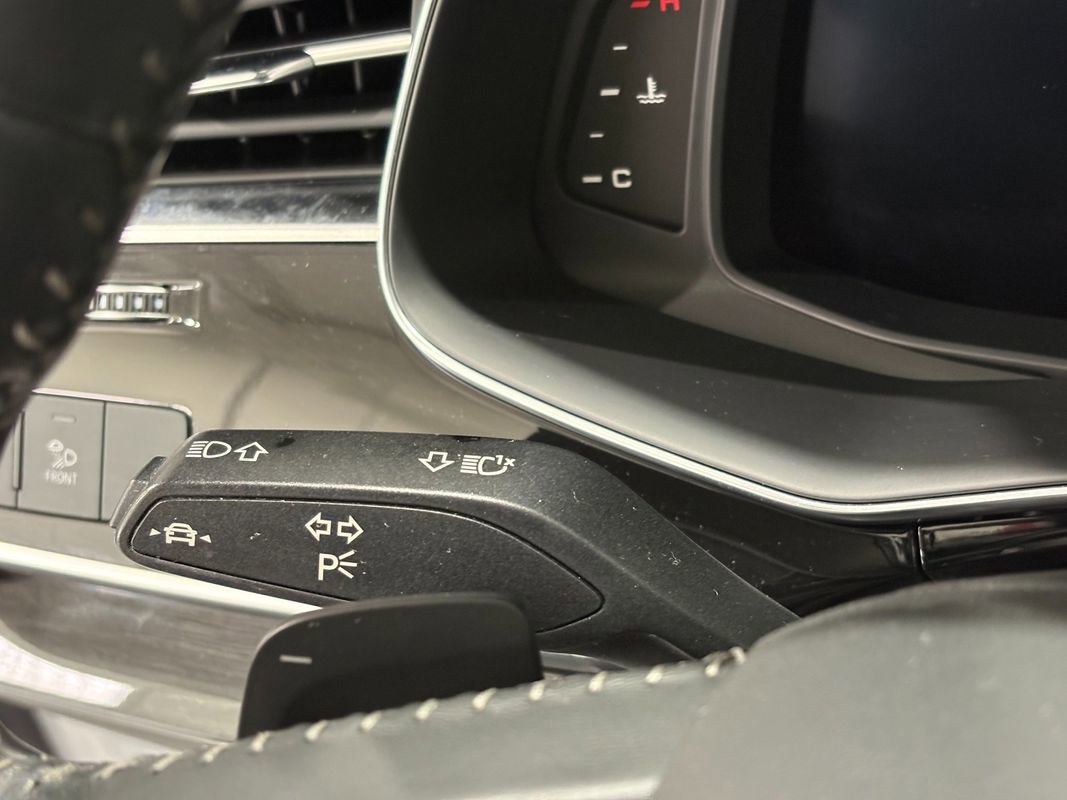 Used 2019 Audi Q8 Premium Plus w/ Premium Plus image 15