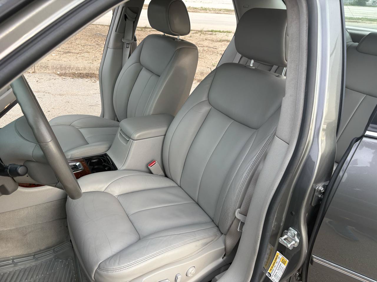 Used 2006 Cadillac DTS FWD image 41