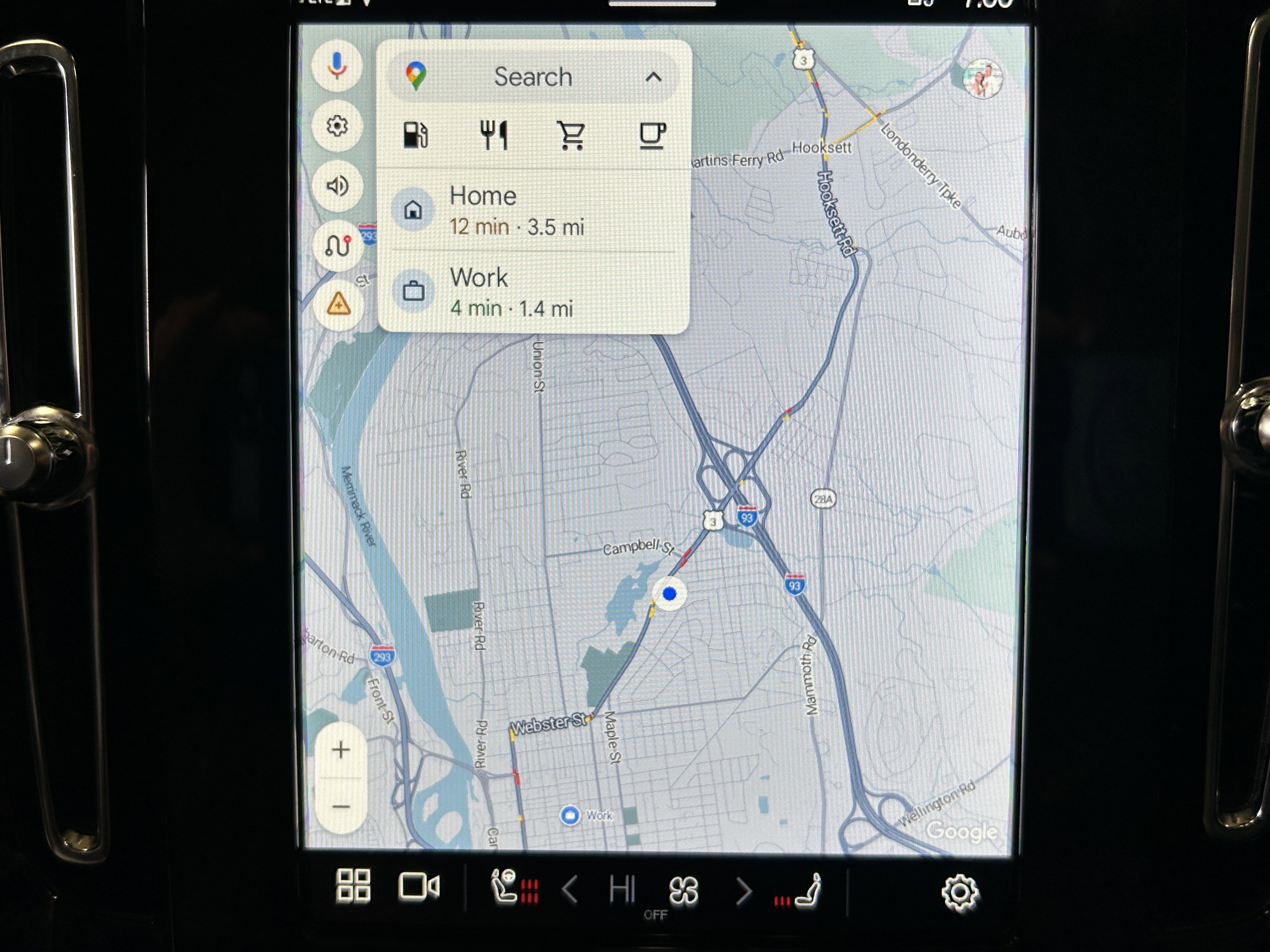 Used 2025 Volvo XC40 B5 Ultra w/ Climate Package image 32