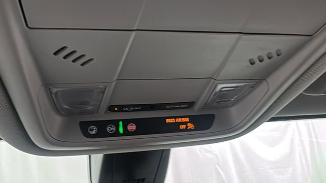 Used 2023 GMC Acadia SLE w/ Driver Convenience Package image 33