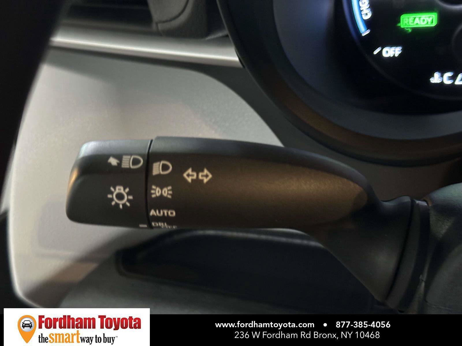 Used 2025 Toyota Sienna LE FWD image 34
