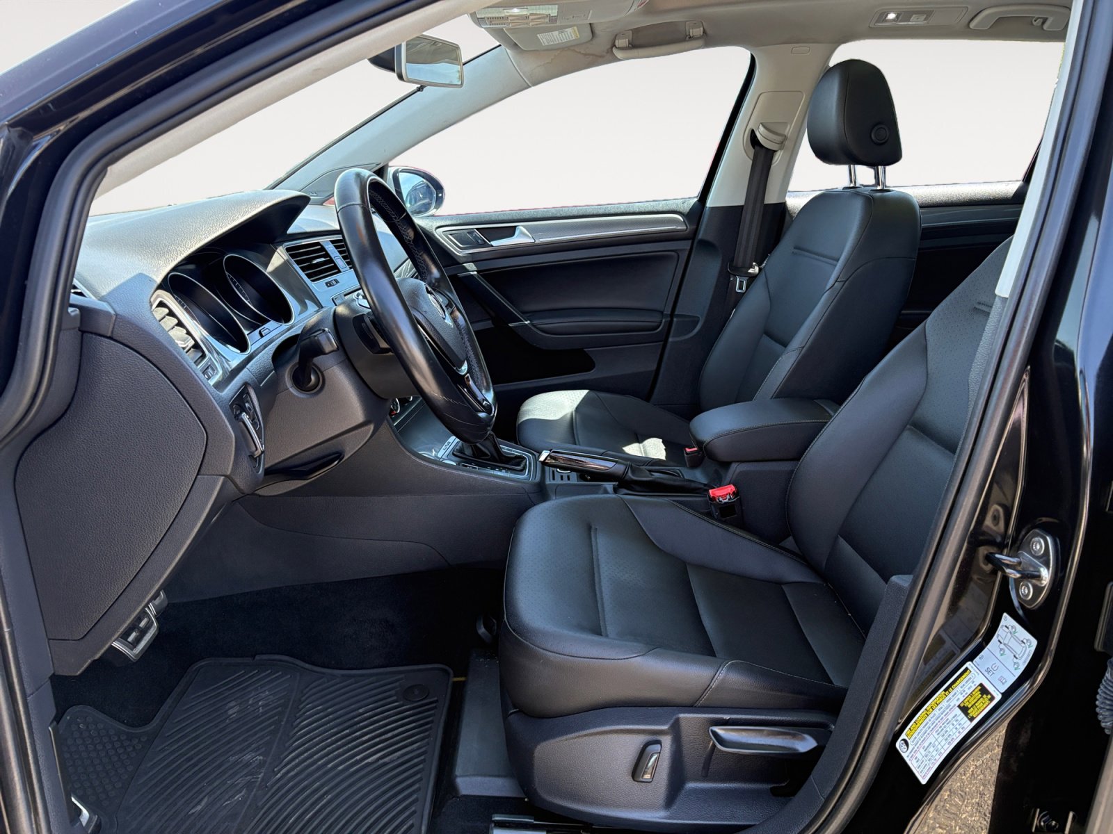 Used 2017 Volkswagen Golf Alltrack SE image 21