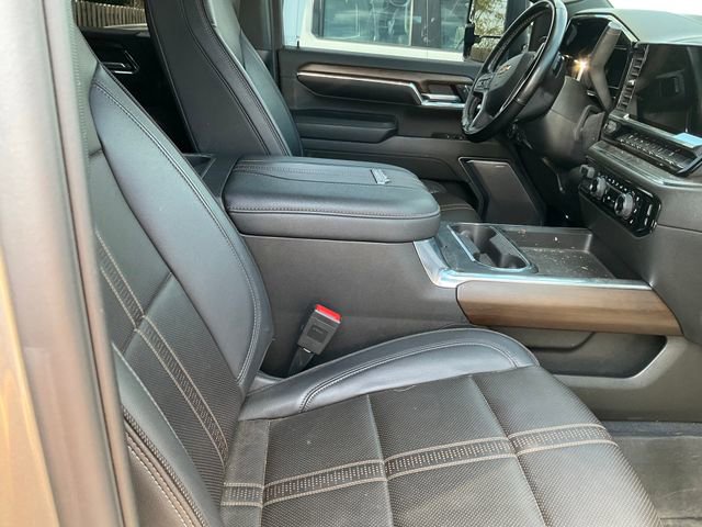 Used 2024 Chevrolet Silverado 3500 High Country w/ High Country Premium Package image 12