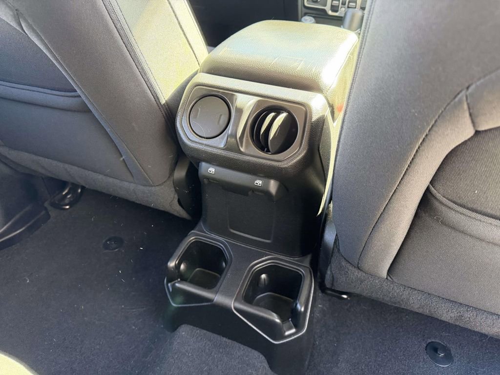 Used 2019 Jeep Wrangler Unlimited Sport S image 16