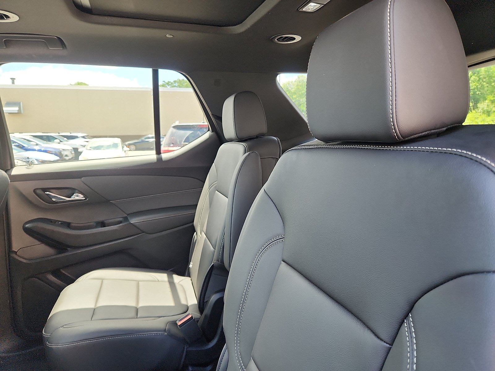 Used 2023 Chevrolet Traverse LT w/ LT Premium Package AWD/4WD image 26