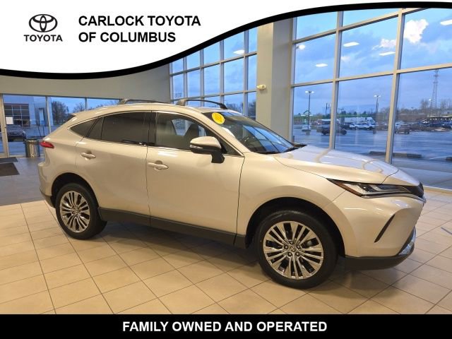 Used 2023 Toyota Venza XLE image 5