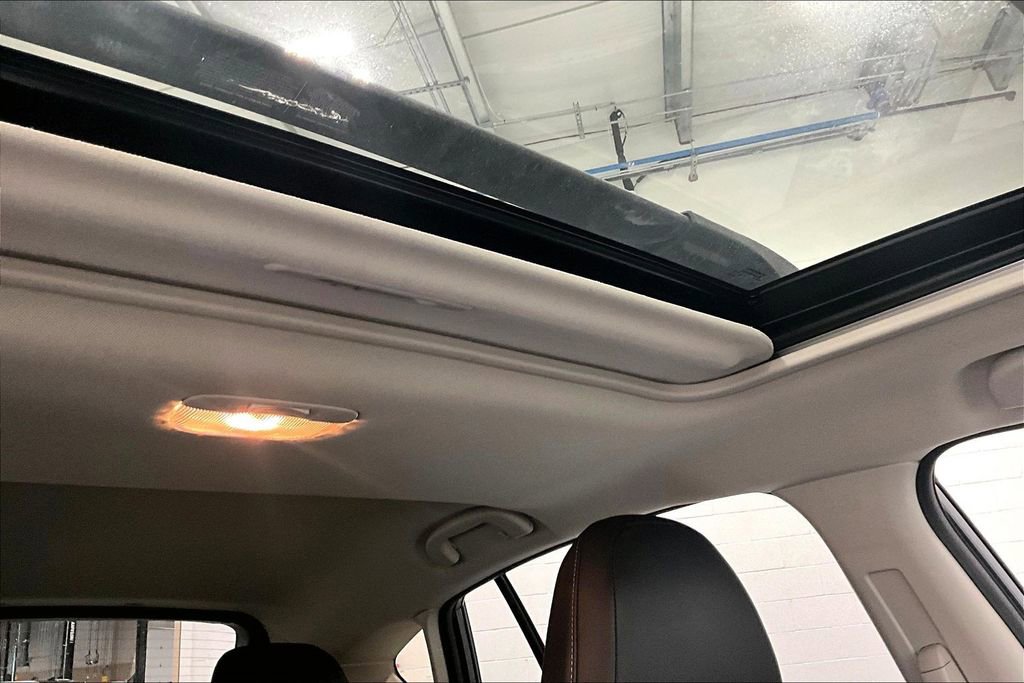 Used 2022 Subaru Impreza 2.0i Limited image 16