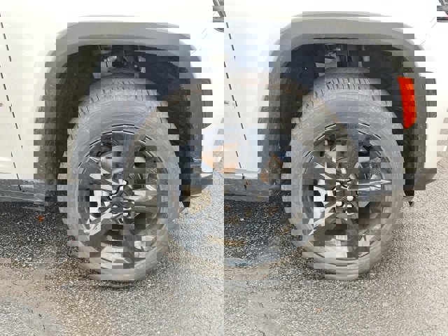 Used 2023 Jeep Grand Cherokee Limited w/ Black Appearance Package image 14