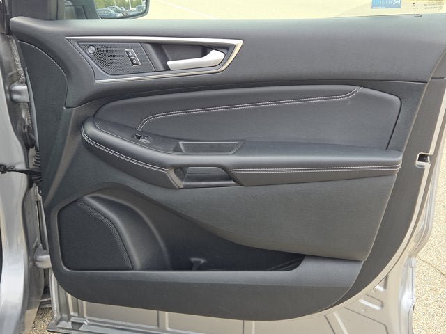 Used 2023 Ford Edge Titanium w/ Equipment Group 301A AWD/4WD image 6