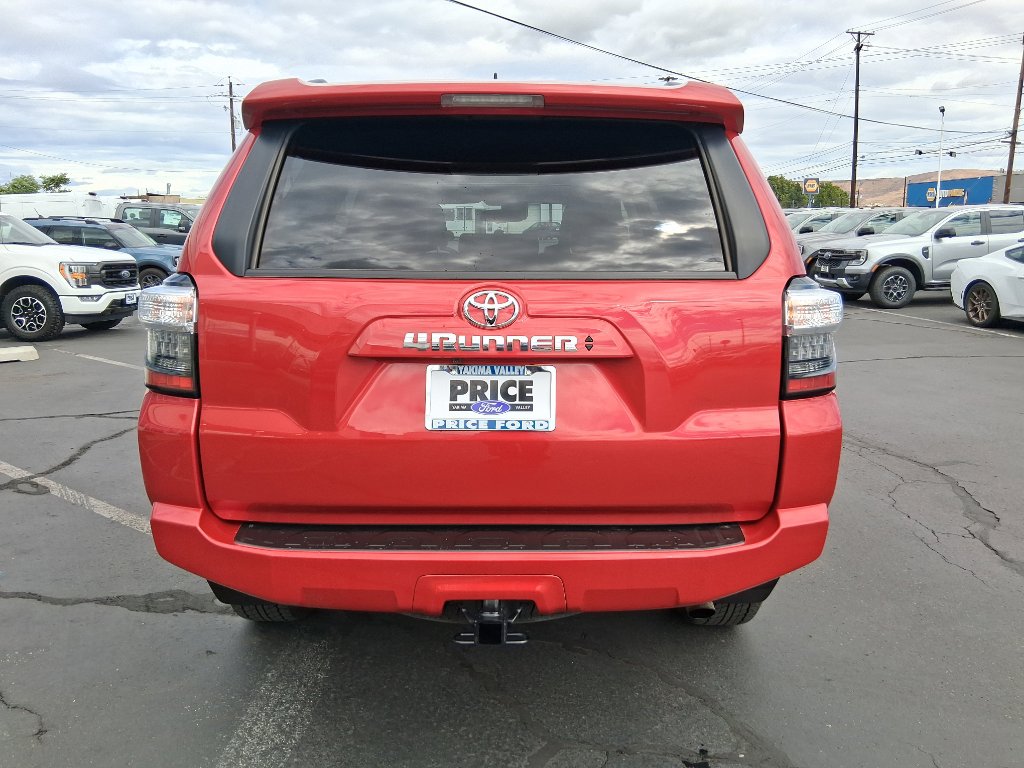 Used 2022 Toyota 4Runner SR5 Premium w/ Moonroof Package image 4